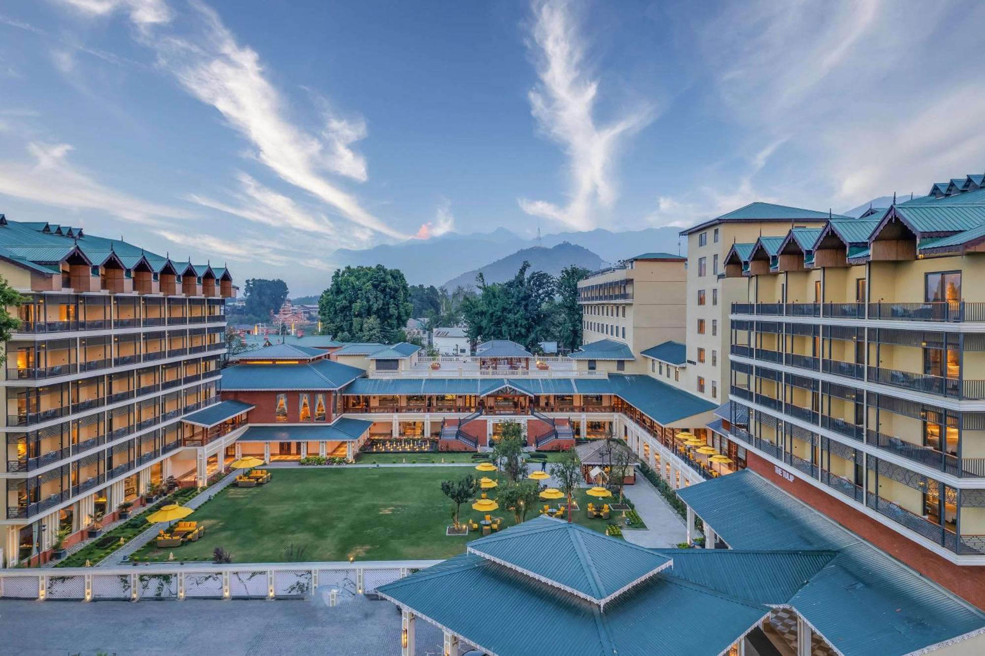 Radisson Collection Hotel & Spa, Riverfront Srinagar Extérieur photo